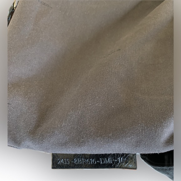 Fendi Zucca Shoulder Bag in excellent condition. - Picture 5 of 17